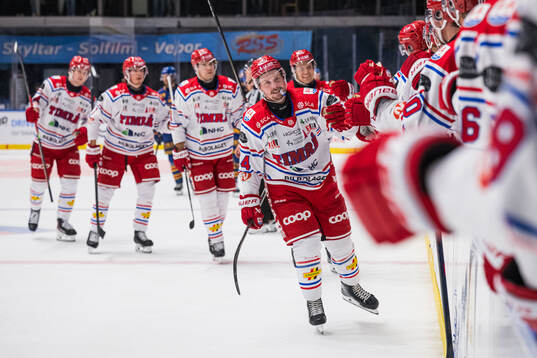 Timrås Jonathan Dahlén jublar