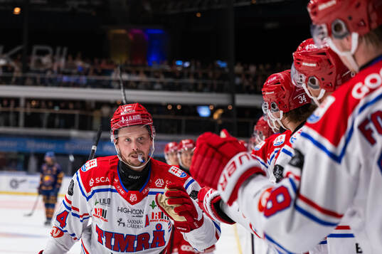 Timrås Jonathan Dahlén jublar