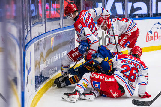 Timrås Simon Forsmark, Anton Heikkinen och Anton Lander