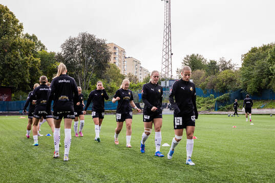 Häckens Anna Anvegård, Alice Bergström och Johanna