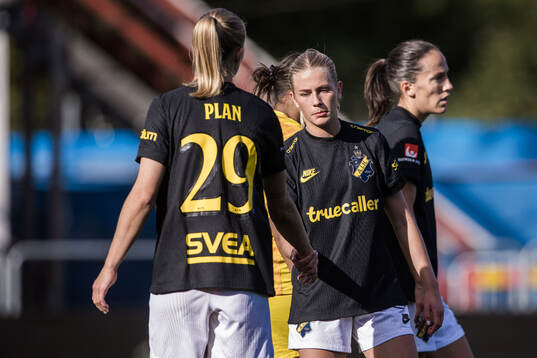 AIKs Matilda Plan och Olivia Lindstedt deppar