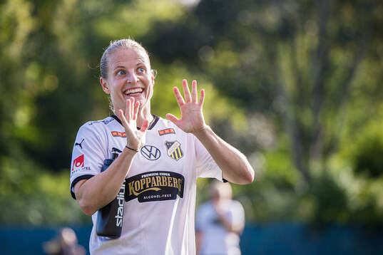 Häckens Anna Anvegård jublar