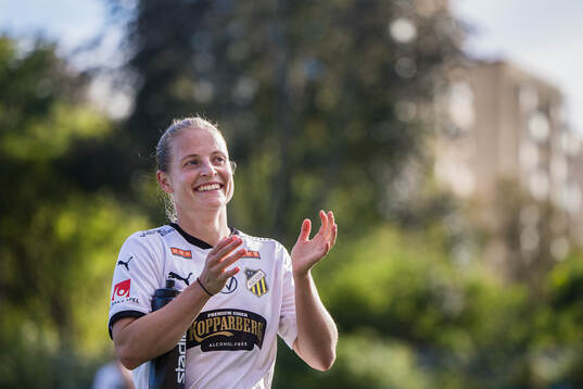 Häckens Anna Anvegård jublar