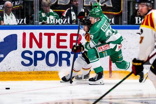 Brynäs Christian Djoos och Rögles Isac Solberg