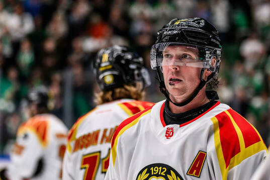 Brynäs Nicklas Bäckström deppar