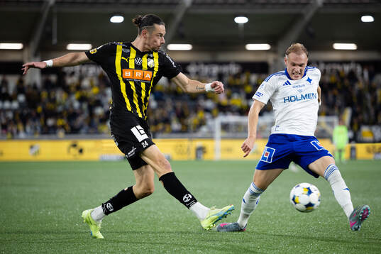 Häckens Amor Layouni och IFK Norrköpings Marcus Baggesen