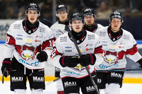 Malmö Redhawks Linus Öberg jublar