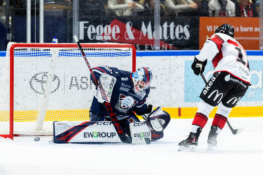 Malmö Redhawks Linus Öberg gör 0-2 bakom Linköpings