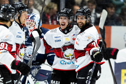 Malmö Redhawks Linus Öberg jublar
