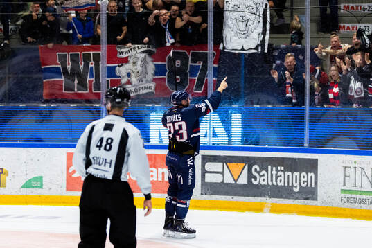 Linköpings Robin Kovacs jublar
