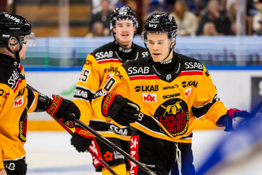 Luleås Casper Juustovaara Karlsson jublar