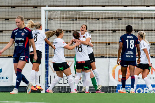 Brommapojkarnas Julia Olsson jublar