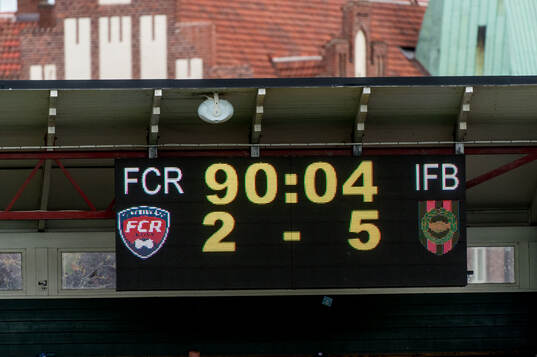 2-5 under fotbollsmatchen i Damallsvenskan mellan