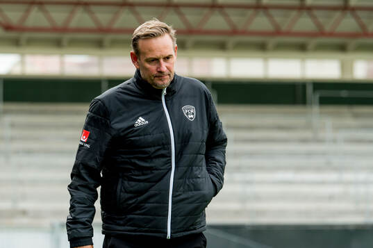 Rosengårds tränare Martin Qvarmans Möller deppar