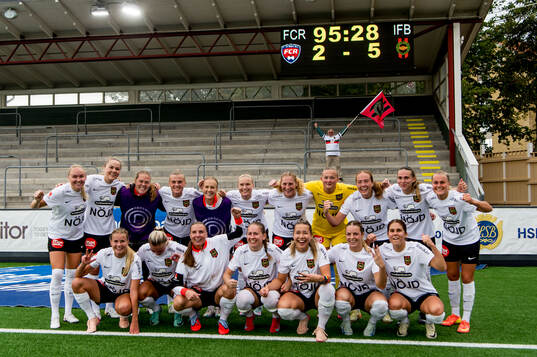 Brommapojkarnas spelare jublar