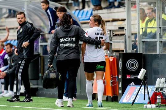 Brommapojkarnas Isabelle Navrén lämnar planen