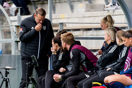 Rosengårds tränare Martin Qvarmans Möller deppar