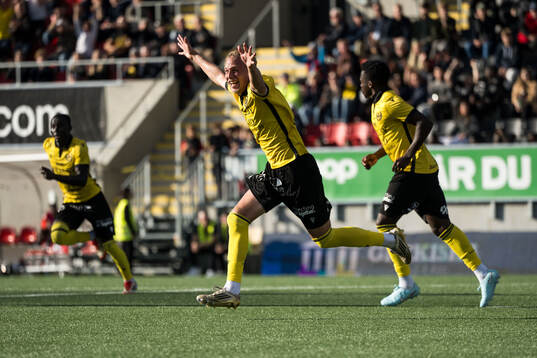 Mjällbys Herman Johansson jublar