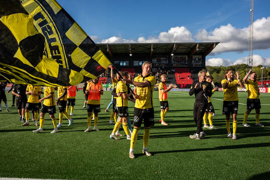 Mjällbys Herman Johansson jublar