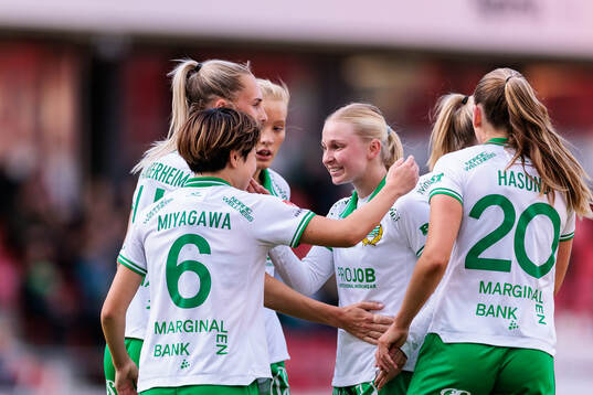 Hammarbys spelare jublar