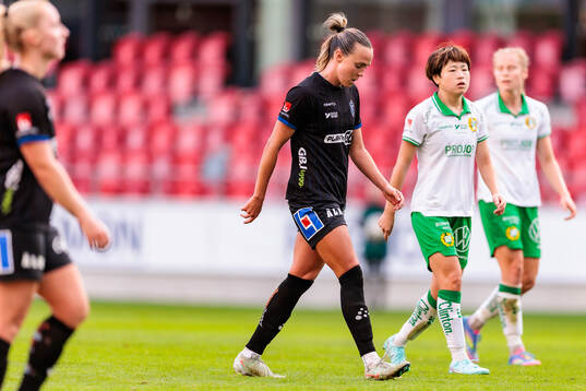 Växjö DFFs Larkin Russel deppar