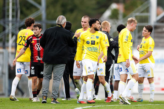 Falkenbergs spelare jublar