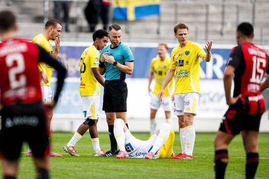 Falkenbergs Hampus Källström har ont