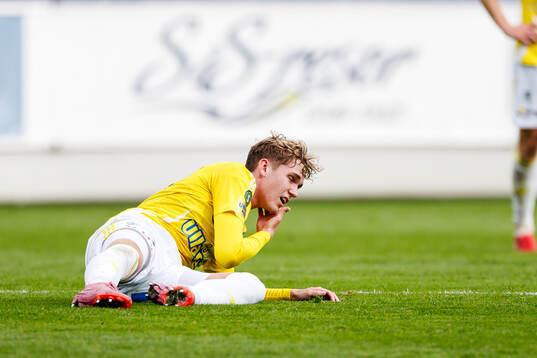 Falkenbergs Hampus Källström har ont