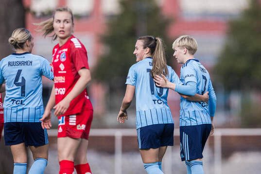 Djurgårdens Olivia Ulenius jublar