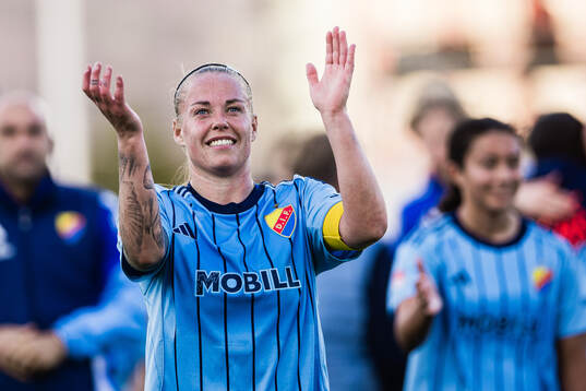 Djurgårdens Therese Åsland jublar