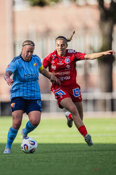 Djurgårdens Therese Åsland och Linköpings Ronja Osman
