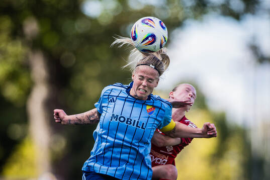 Djurgårdens Therese Åsland och Linköpings Ella Lundin