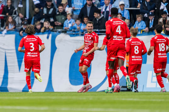 Värnamos Ajdin Zeljkovic jublar