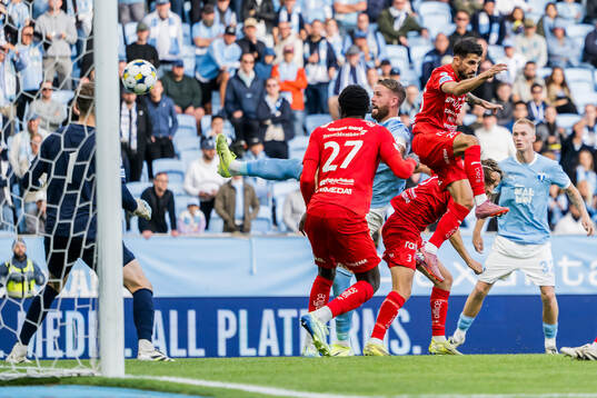 Malmö FFs Pontus Jansson gör 2-1