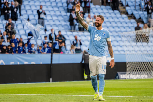 Malmö FFs Pontus Jansson tackar publiken