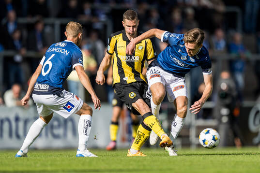 Hammarbys Oscar Johansson Schellhas och Halmstads Villiam