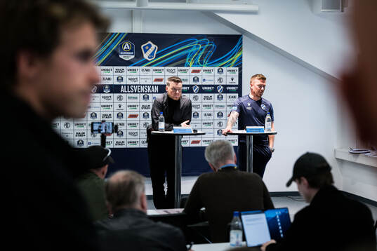 Hammarbys tränare Johan Lindholm och Halmstads tränare