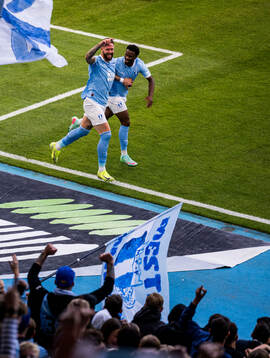 Malmö FFs Pontus Jansson och Emmanuel Ekong jublar