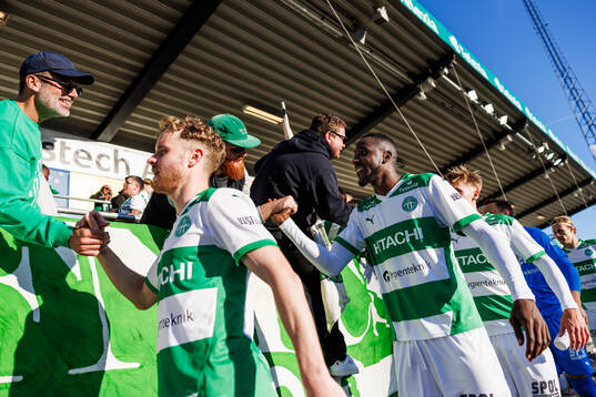 Västerås Frederic Nsabiyumva jublar