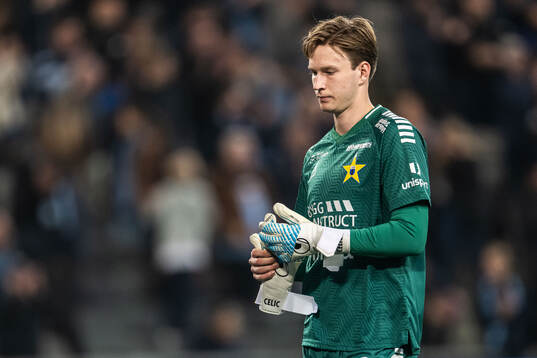 Sirius målvakt David Celic deppar