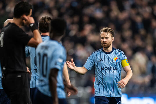 Djurgårdens Jacob Une jublar
