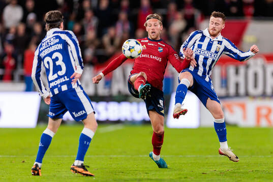 Östers Noah Söderberg och IFK Göteborgs Tobias Heintz