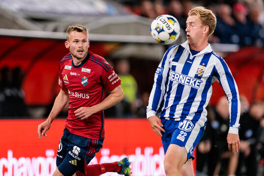 Östers Oscar Uddenäs och IFK Göteborgs Noah Tolf