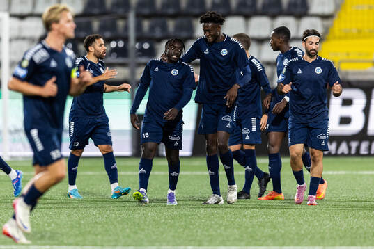 Utsiktens Kalipha Jawla jublar med lagkamrater