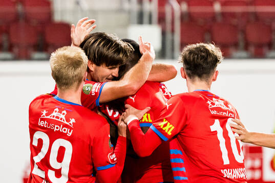 Helsingborgs Wilhelm Loeper och Adam Akimey jublar