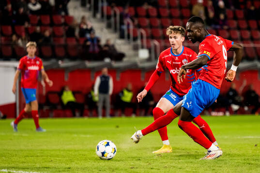 Helsingborgs Adam Akimey gör 1-0
