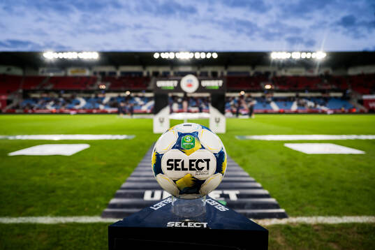 En fotboll från Select