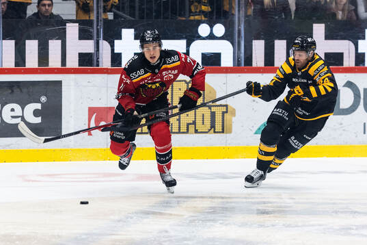 Luleås Jakob Ihs-Wozniak och Skellefteås Oscar Lindberg