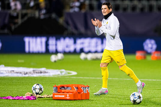 Sondre Brunstad Fet of Bodø/Glimt warms up