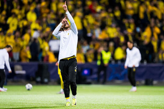 Kasper Høgh of Bodø/Glimt warms up